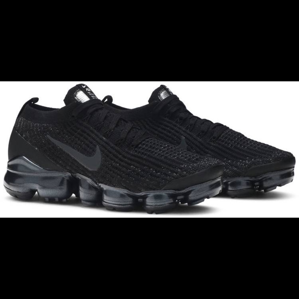 All black Nike Vaoprmax shoe size 6